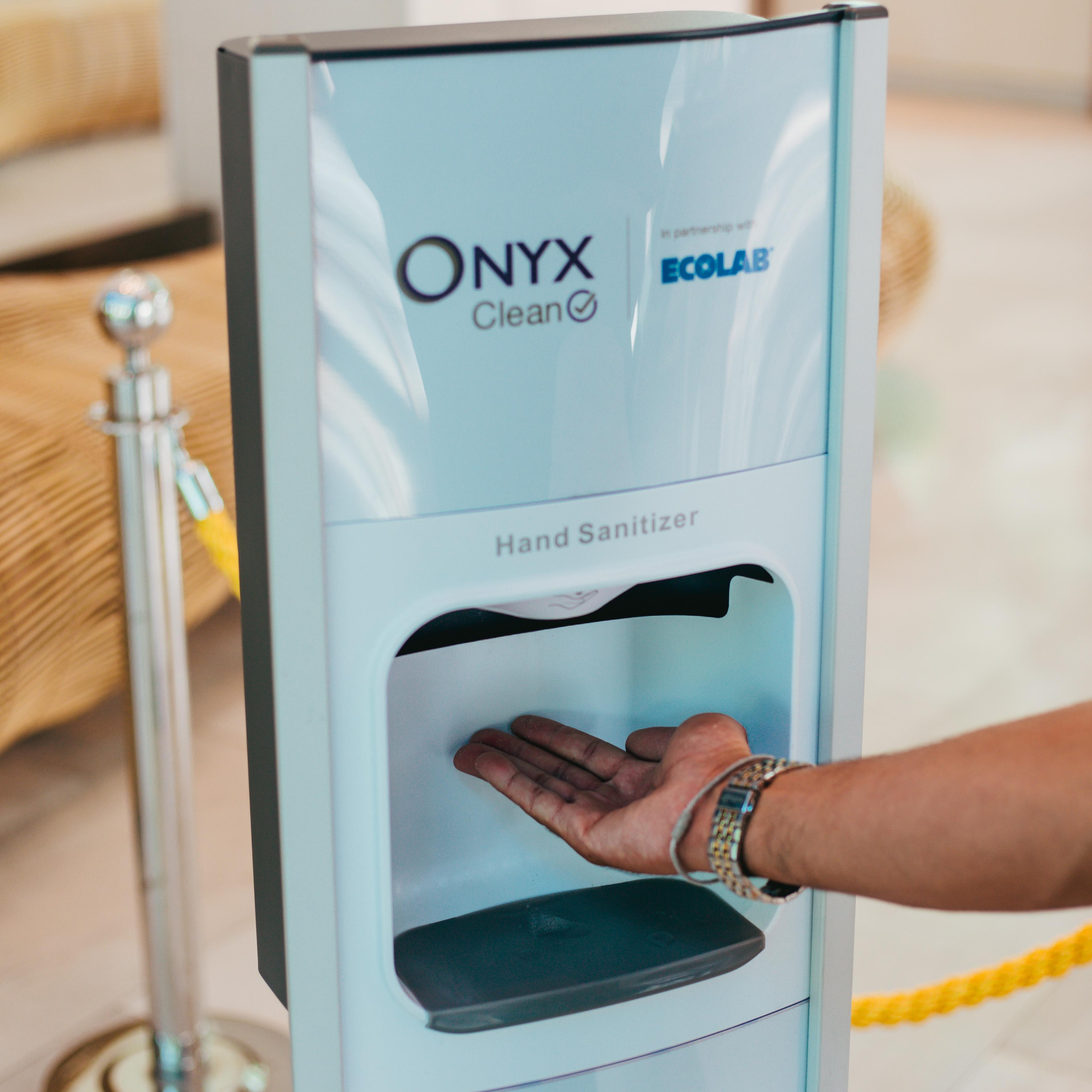Amari Pattaya Ξενοδοχείο Εξωτερικό φωτογραφία A hand sanitizer dispenser