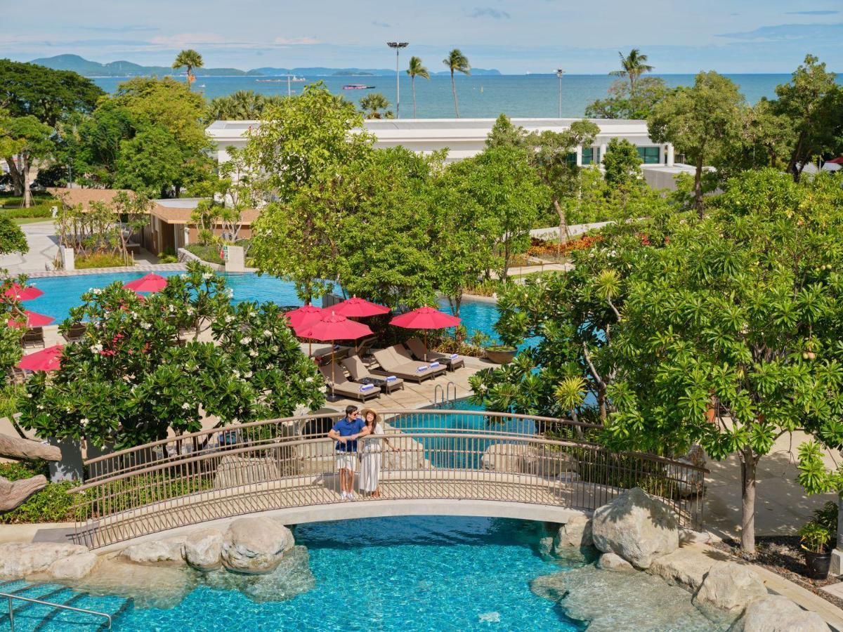 Amari Pattaya Ξενοδοχείο Εξωτερικό φωτογραφία The swimming pool at the Royal Cliff Beach Hotel