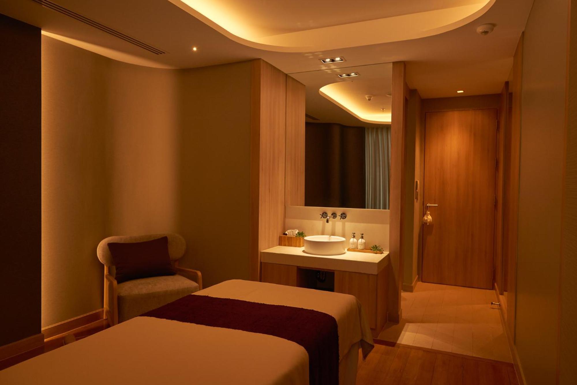Amari Pattaya Ξενοδοχείο Εξωτερικό φωτογραφία A treatment room at the spa