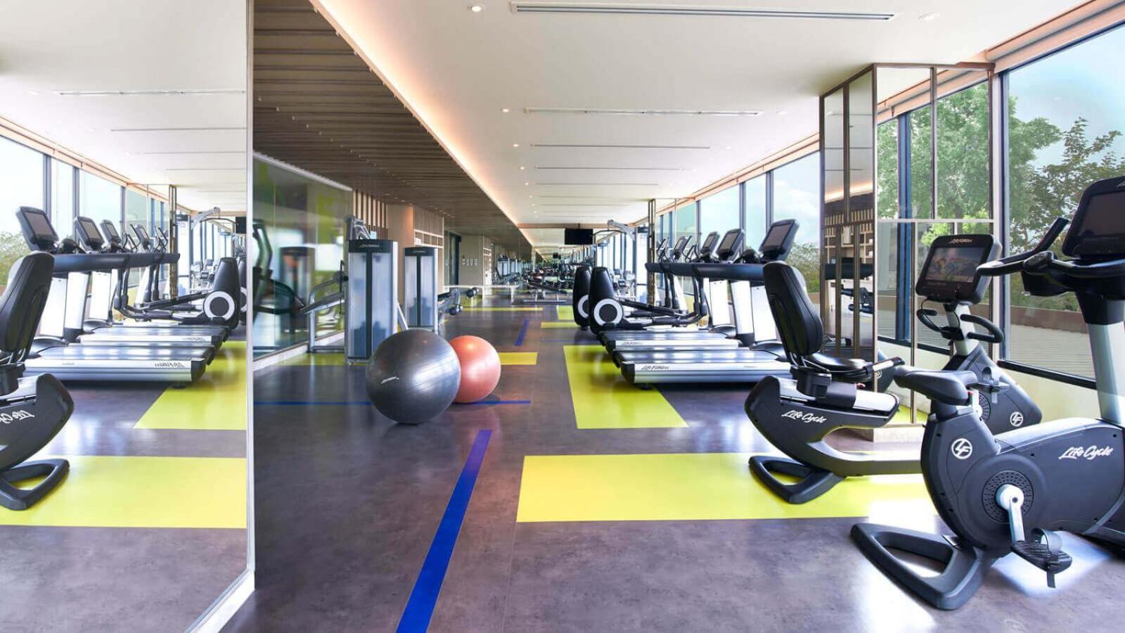 Amari Pattaya Ξενοδοχείο Εξωτερικό φωτογραφία The gym at the hotel